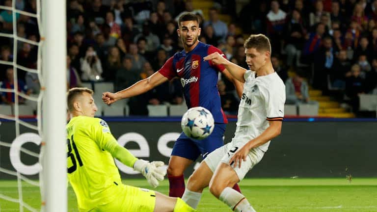 Champions League: Lazio Loses, Barcelona Continues to Start Perfectly