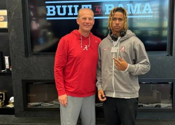 Game-Changing Commitment: 4-Star LB Anthony Davis Picks Alabama Crimson Tide Football Over Georgia, Texas, and Giving Alabama Crimson Tide Football  Major Momentum Heading Into New Season.