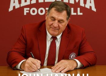 THE RETURN OF A LEGEND: Former Alabama Football Legend John Hannah Made His Return as Alabama General Manager