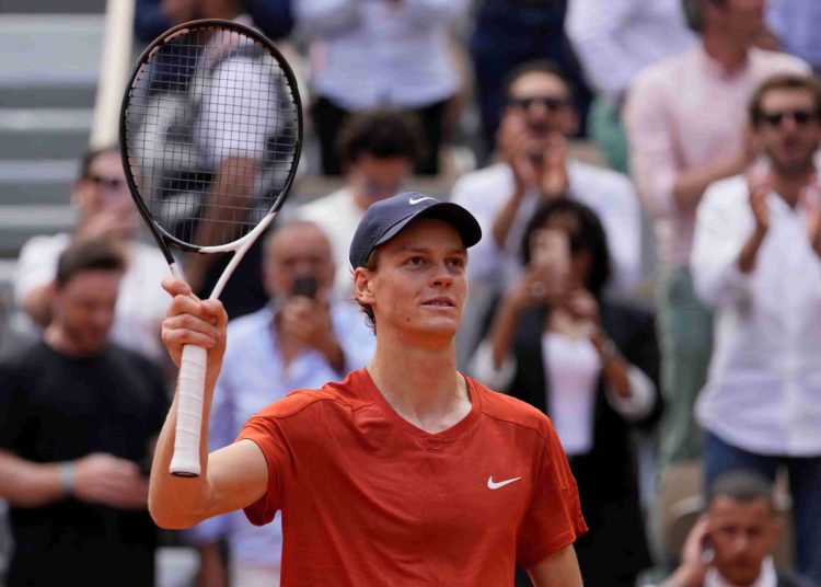 Sinner annuncia il ritiro a sorpresa a 24 anni per intraprendere la carriera di pianista di fama mondiale