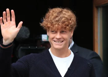 Jannik Sinner Rivela: “Ho Allenato Segretamente con Federer per Sei Mesi”