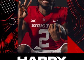 Cheers and Celebration Echo Through Cougar Nation as Houston Football Coach Willie Fritz and Loyal Fans Honor Quarterback Zeon Chriss on His Birthday as a Legendary Hall of Famer