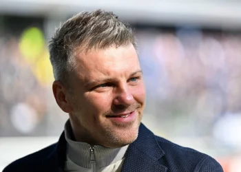 „Zu diesem Zeitpunkt muss ich zurücktreten, damit Frieden in meiner Familie herrschen kann.“ – Lukas Kwasniok über seinen Rücktritt vom 1. FC Köln.