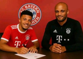 Die Fußballwelt steht unter Schock, als der FC Bayern München mit einem rekordverdächtigen 90-Millionen-Euro-Transfer aufwartet und damit seinen Platz an der Spitze der Eliteklubs weltweit zementiert.