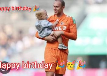 „Ein Jahr voller Liebe und Lachen: Der Torwart des 1. FC Köln, Marvin Schwäbe, und seine wunderschöne Ehefrau feiern den ersten Geburtstag ihrer kostbaren Tochter und gewähren einen liebevollen Einblick in ihr glückliches Familienleben.“