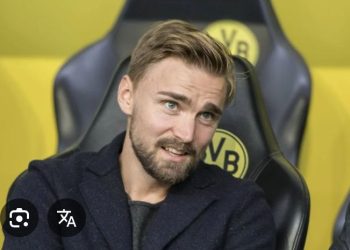 𝗕𝗥𝗘𝗔𝗞𝗜𝗡𝗚 𝗡𝗘𝗪𝗦: Borussia-Dortmund-Fans haben allen Grund zu feiern, denn Klublegende Marcel Schmelzer ist offiziell zurück nach Hause gekehrt – diesmal nicht als Spieler, sondern als Mitglied des Trainerstabs. Die Ankündigung hat in der BVB-Community eine Welle der Begeisterung ausgelöst … Mehr dazu 👇