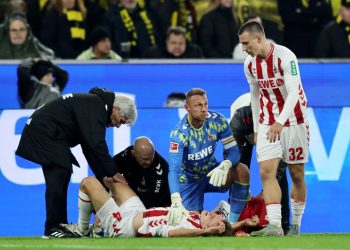 1. FC Köln erleidet schweren Rückschlag im Kampf um den Aufstieg in der Bundesliga-Tabelle: Abwehrchef Timo Hübers fällt aufgrund einer schweren Verletzung für die gesamte Saison 2025/26 aus.
