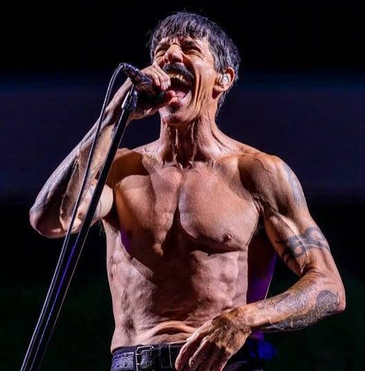 END OF AN ERA: ANTHONY KIEDIS BIDS FAREWELL TO THE STAGE AFTER DECADES OF ROCK LEGEND STATUS AND TIMELESS HITS