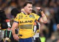 🚨 COMM BANK STADIUM ERUPTS IN SHOCK! 💥 CLINTON GUTHERSON STUNS THE PARRAMATTA EELS WITH A FIERY MESSAGE TO COACH JASON RYLES: “I DON’T WANT TO PLAY WITH HIM ANYMORE!” 😱🔥 THE EELS CAPTAIN’S EXPLOSIVE OUTBURST SENDS SHOCKWAVES THROUGH THE CLUB AS HE SLAMS A TEAMMATE’S POOR PERFORMANCES AND DEMANDS IMMEDIATE ACTION — WARNING THAT THE TEAM’S DREAMS OF SUCCESS AND FUTURE AMBITIONS COULD CRUMBLE UNLESS MAJOR CHANGES ARE MADE TO THE STARTING LINEUP! 🏉💣 INSIDERS REVEAL TENSIONS ARE BOILING BEHIND CLOSED DOORS AS GUTHERSON’S CALL FOR ACCOUNTABILITY PUTS COACH RYLES IN A TOUGH SPOT AND LEAVES FANS QUESTIONING: HAS THE EELS’ DRESSING ROOM FINALLY REACHED BREAKING POINT? 😨🔥