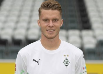 „Alle sind gegen mich“: Borussia-Mönchengladbach-Verteidiger Nico Elvedi bricht in Tränen aus und macht eine brisante Ankündigung über …