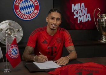 💥 BAYERN SCHLÄGT GROSS ZU! Raphinha im Trikot mit der Nummer 11 vorgestellt – nach spektakulärer Transfervereinbarung im Wert von 80 Millionen US-Dollar.