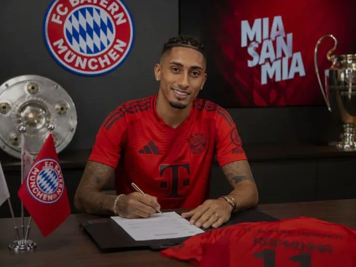 💥 BAYERN SCHLÄGT GROSS ZU! Raphinha im Trikot mit der Nummer 11 vorgestellt – nach spektakulärer Transfervereinbarung im Wert von 80 Millionen US-Dollar.