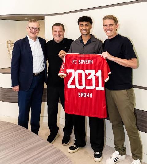 Bayern München hat es offiziell gemacht: Der deutsche Nationalspieler Nathaniel Brown wechselt nach Bayern. Der 23-jährige Linksverteidiger kommt von Eintracht Frankfurt für eine Ablösesumme von rund 59 Millionen US-Dollar und hat einen Vertrag bis 2031 unterschrieben.
